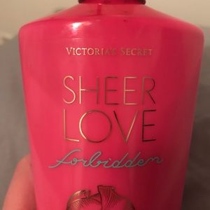 Sheer Love Forbidden body lotion